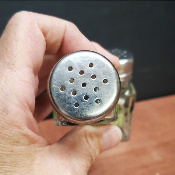 Home Essentials Vintage Grapes Salt and Pepper Shaker - Picture 8 of 8
